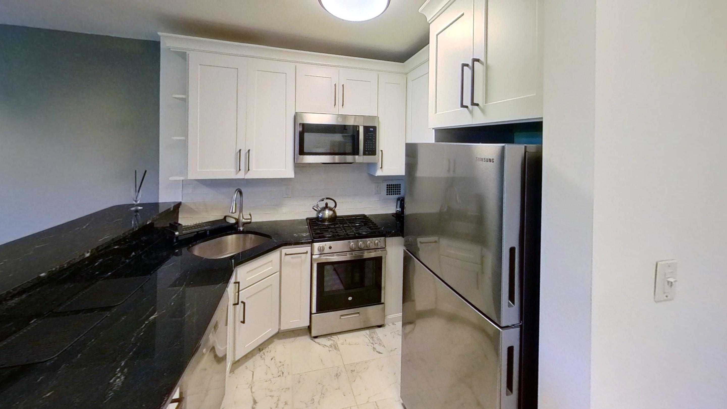 2939 Van Ness Str NW - 804