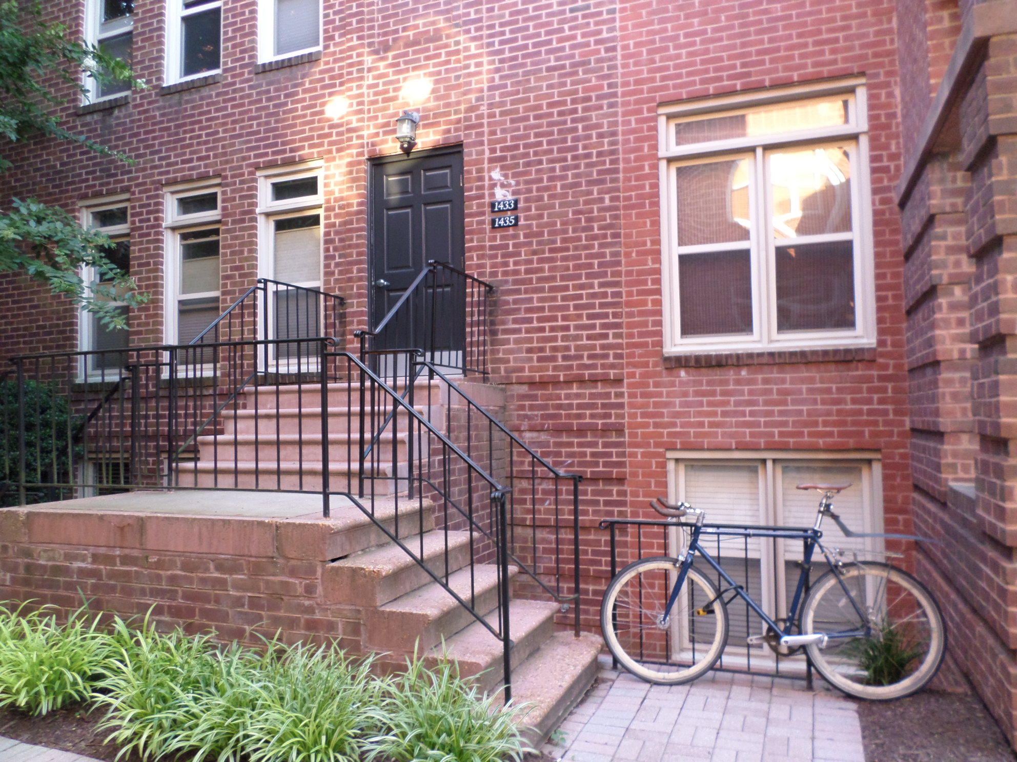 1433 A Str NE